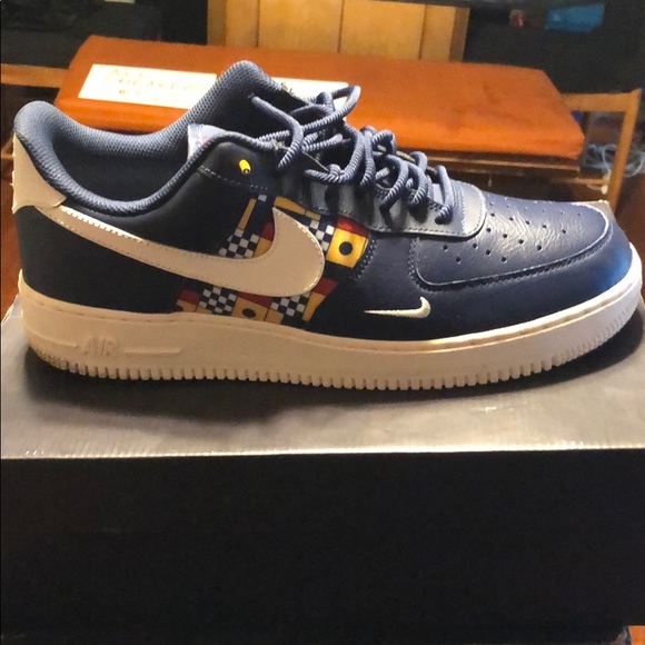 Maryland Flag Patterned Navy Blue Nike - Picture 1 of 3